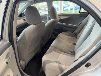 2010 Toyota Corolla 4dr Sdn Auto LE (Natl)