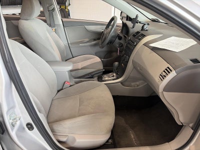 2010 Toyota Corolla 4dr Sdn Auto LE (Natl)