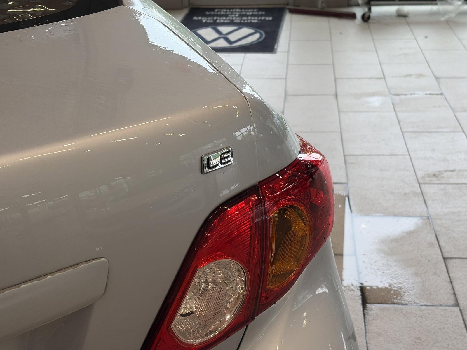 2010 Toyota Corolla 4dr Sdn Auto LE (Natl)