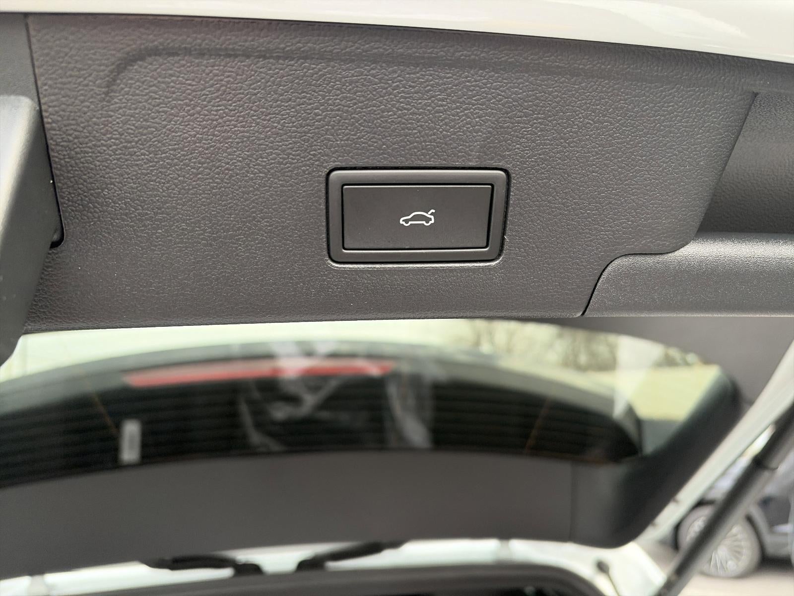 2026 Volkswagen Atlas Cross Sport 2.0T SEL R-Line Black 4MOTION