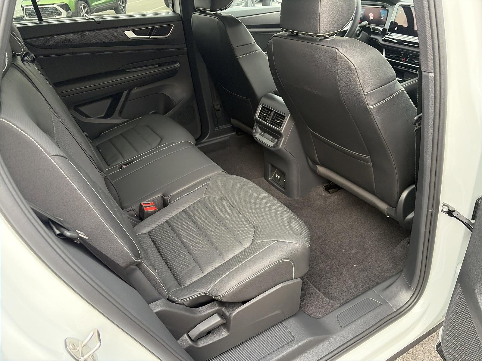 2026 Volkswagen Atlas Cross Sport 2.0T SEL R-Line Black 4MOTION