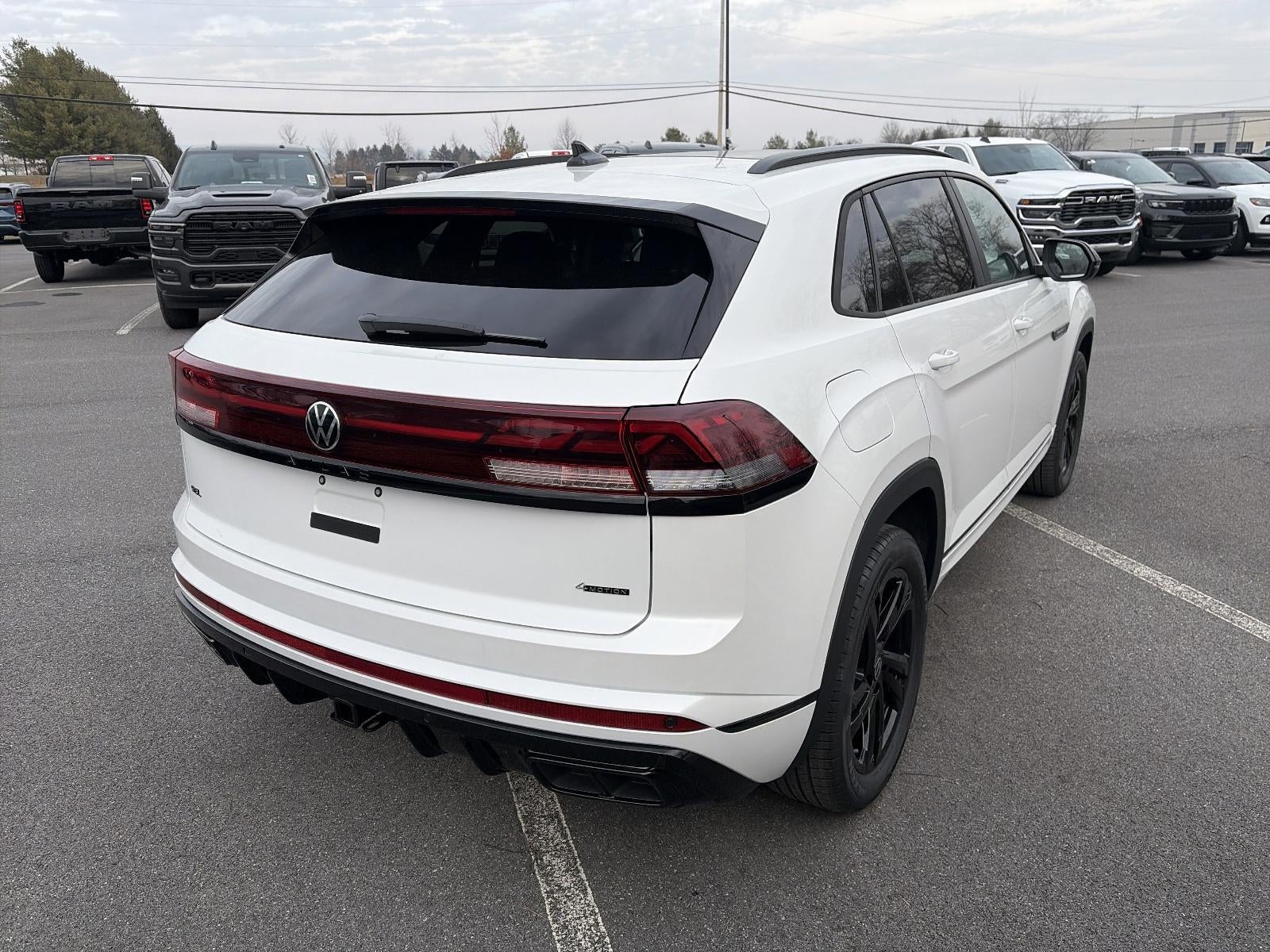 2026 Volkswagen Atlas Cross Sport 2.0T SEL R-Line Black 4MOTION