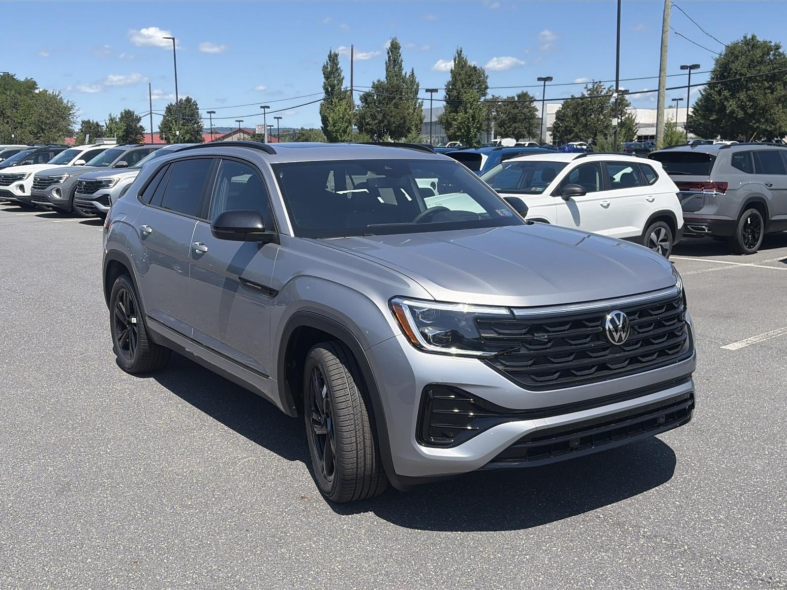 2026 Volkswagen Atlas Cross Sport 2.0T SEL R-Line Black 4MOTION