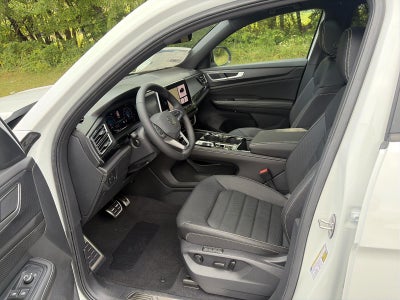 2026 Volkswagen Atlas Cross Sport 2.0T SEL R-Line Black 4MOTION
