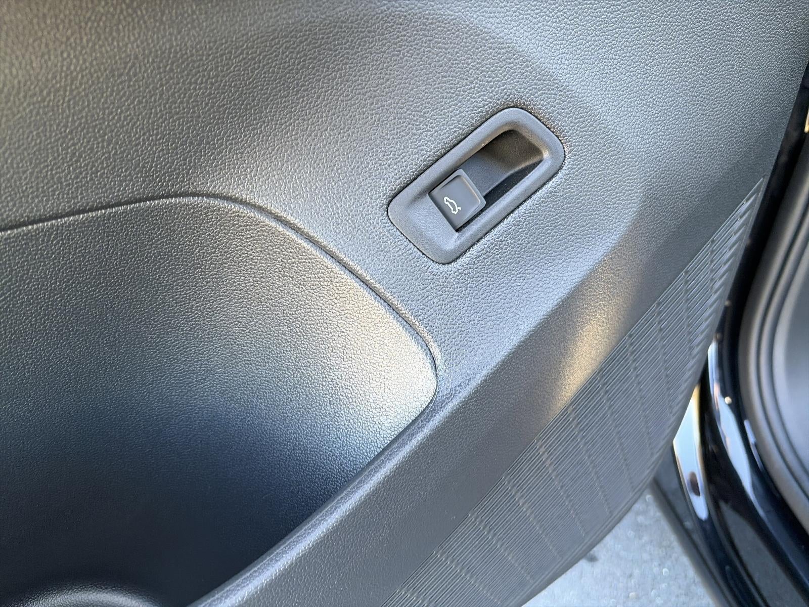 2026 Volkswagen Atlas Cross Sport 2.0T SEL 4MOTION