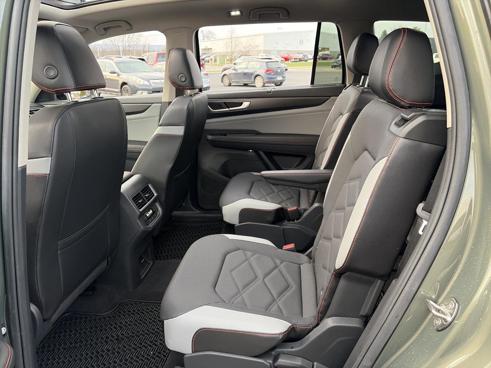 2024 Volkswagen Atlas 2.0T Peak Edition SE w/Technology 4MOTION