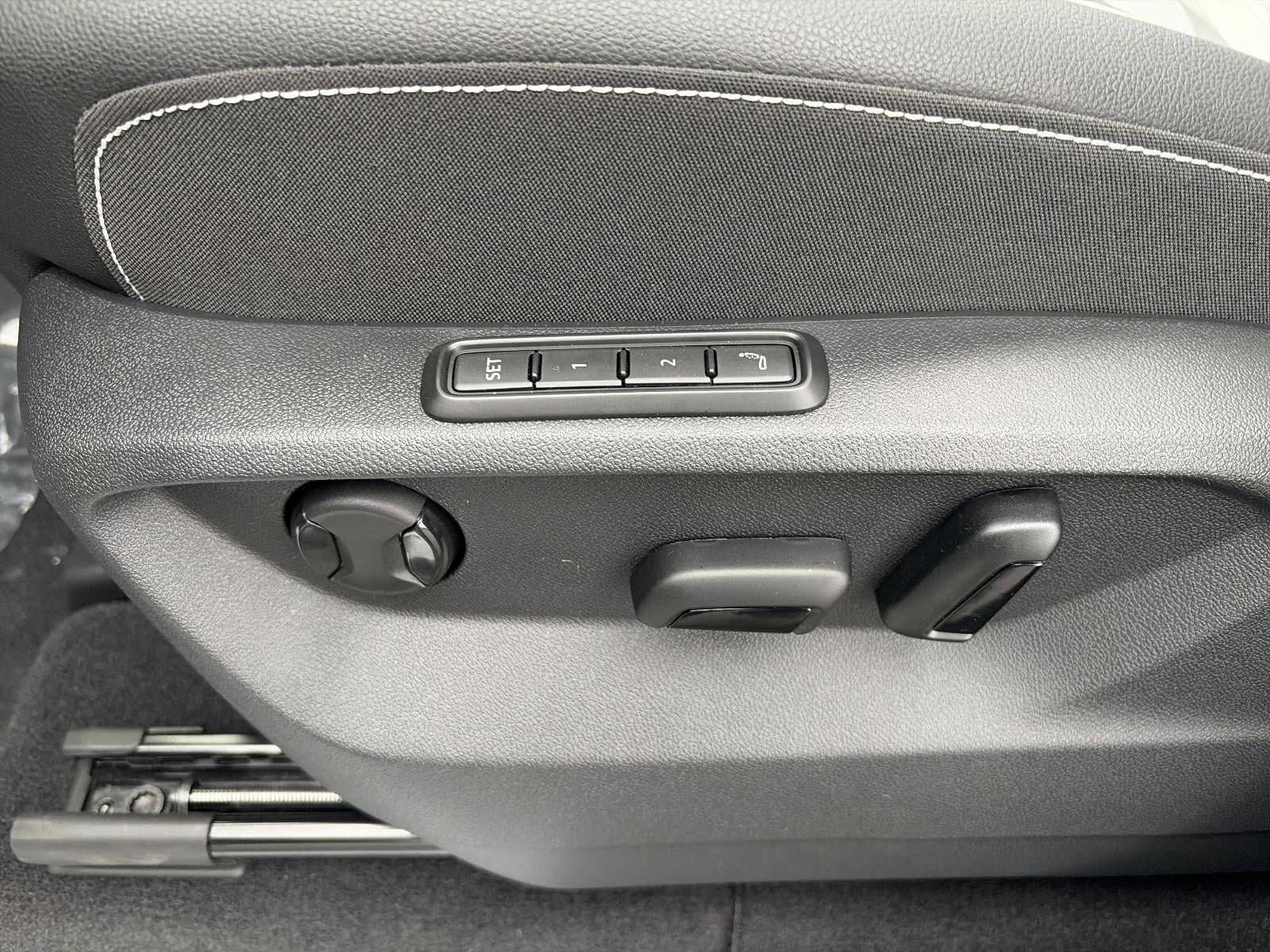 2026 Volkswagen Atlas Cross Sport 2.0T SEL Premium R-Line 4MOTION