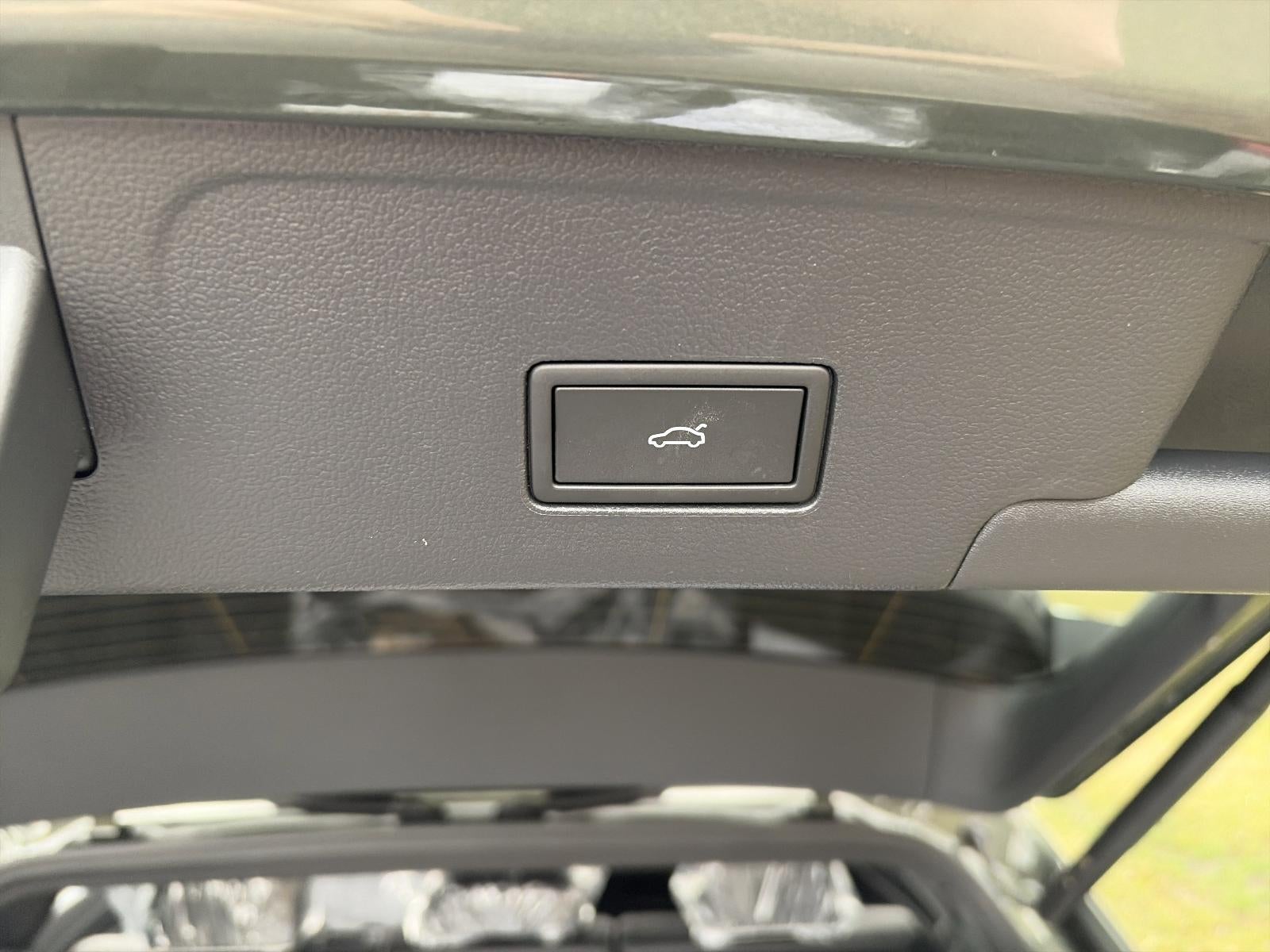 2026 Volkswagen Atlas Cross Sport 2.0T SEL Premium R-Line 4MOTION