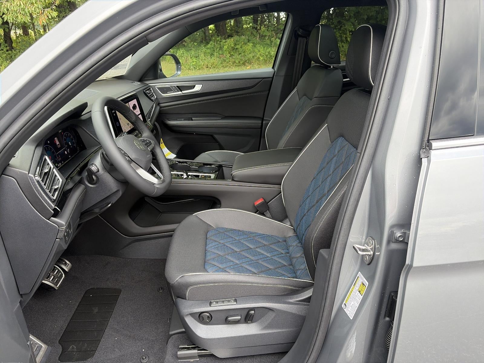 2026 Volkswagen Atlas Cross Sport 2.0T SEL Premium R-Line 4MOTION