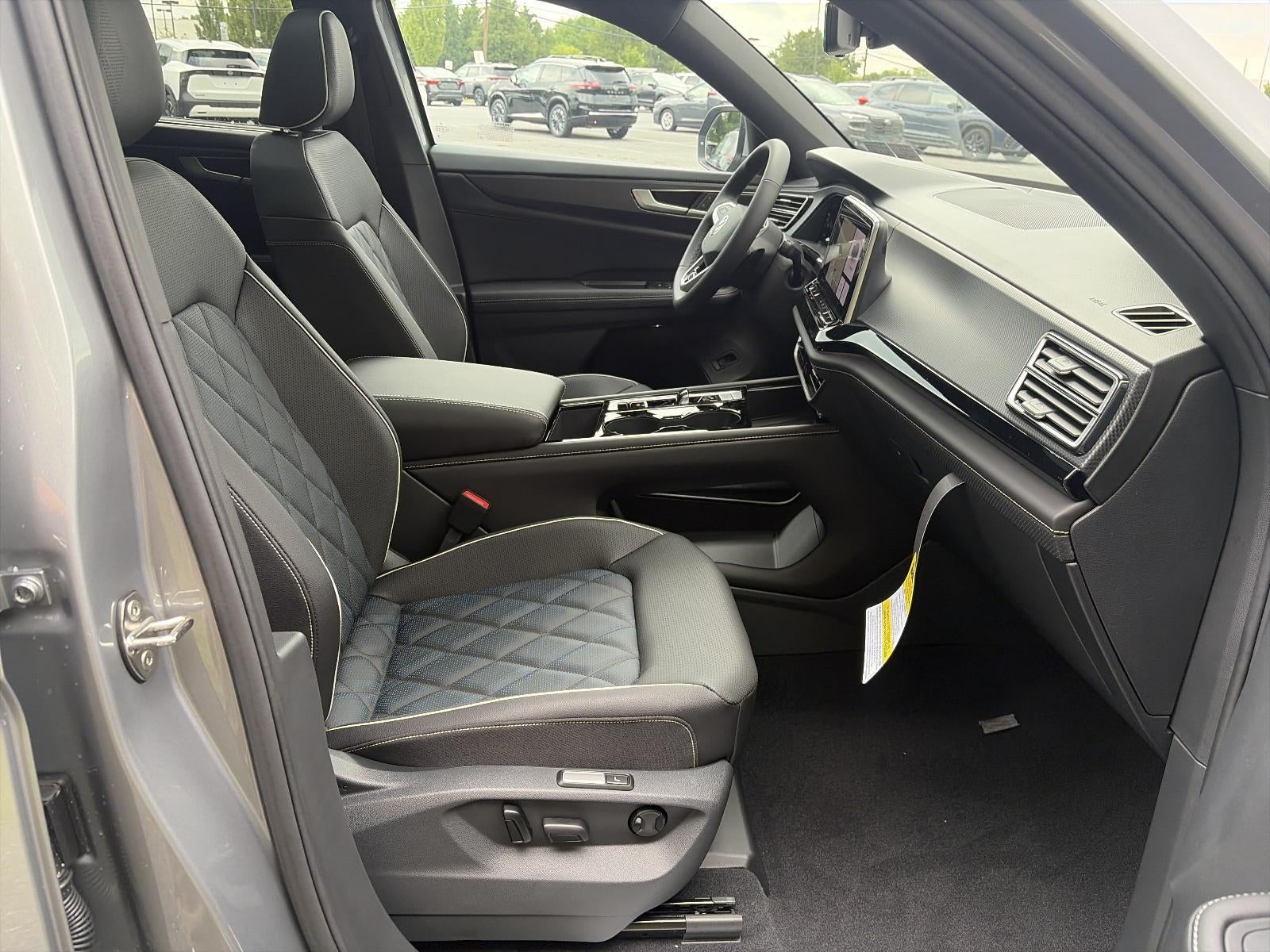 2026 Volkswagen Atlas Cross Sport 2.0T SEL Premium R-Line 4MOTION
