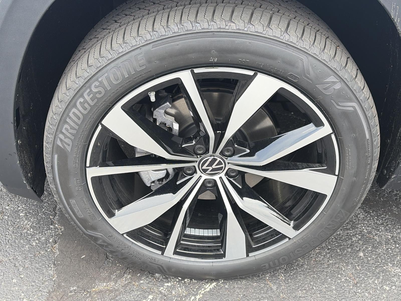 2026 Volkswagen Atlas Cross Sport 2.0T SEL Premium R-Line 4MOTION