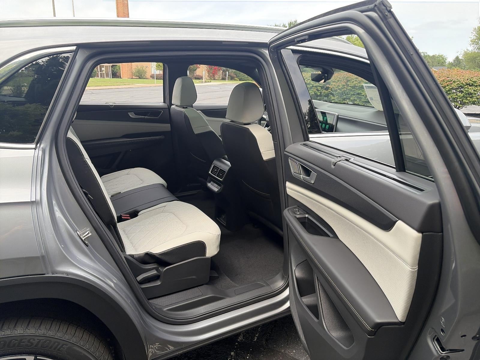 2026 Volkswagen Atlas Cross Sport 2.0T SEL Premium R-Line 4MOTION