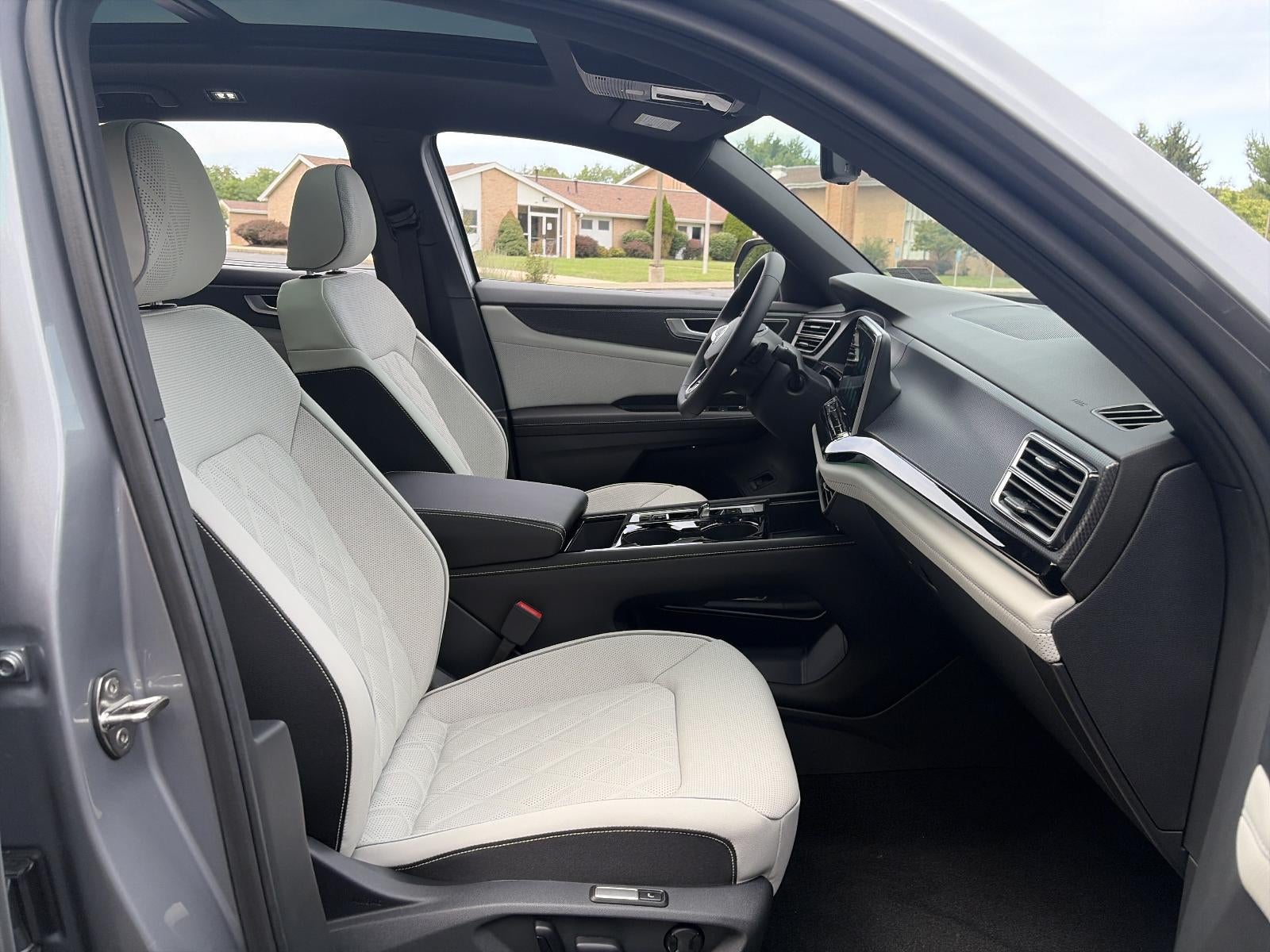 2026 Volkswagen Atlas Cross Sport 2.0T SEL Premium R-Line 4MOTION