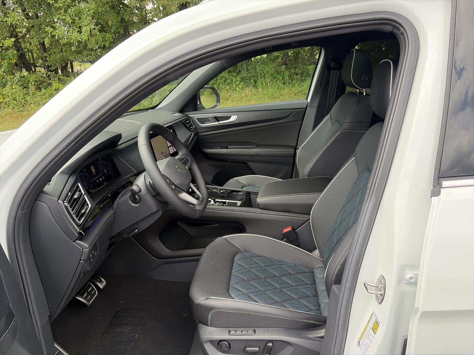 2026 Volkswagen Atlas Cross Sport 2.0T SEL Premium R-Line 4MOTION
