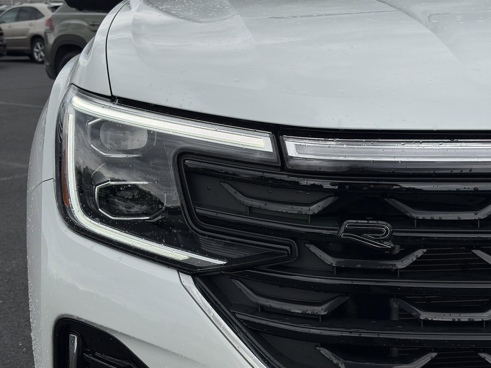 2024 Volkswagen Atlas Cross Sport 2.0T SEL Premium R-Line 4MOTION