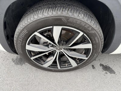 2024 Volkswagen Atlas Cross Sport 2.0T SEL Premium R-Line 4MOTION