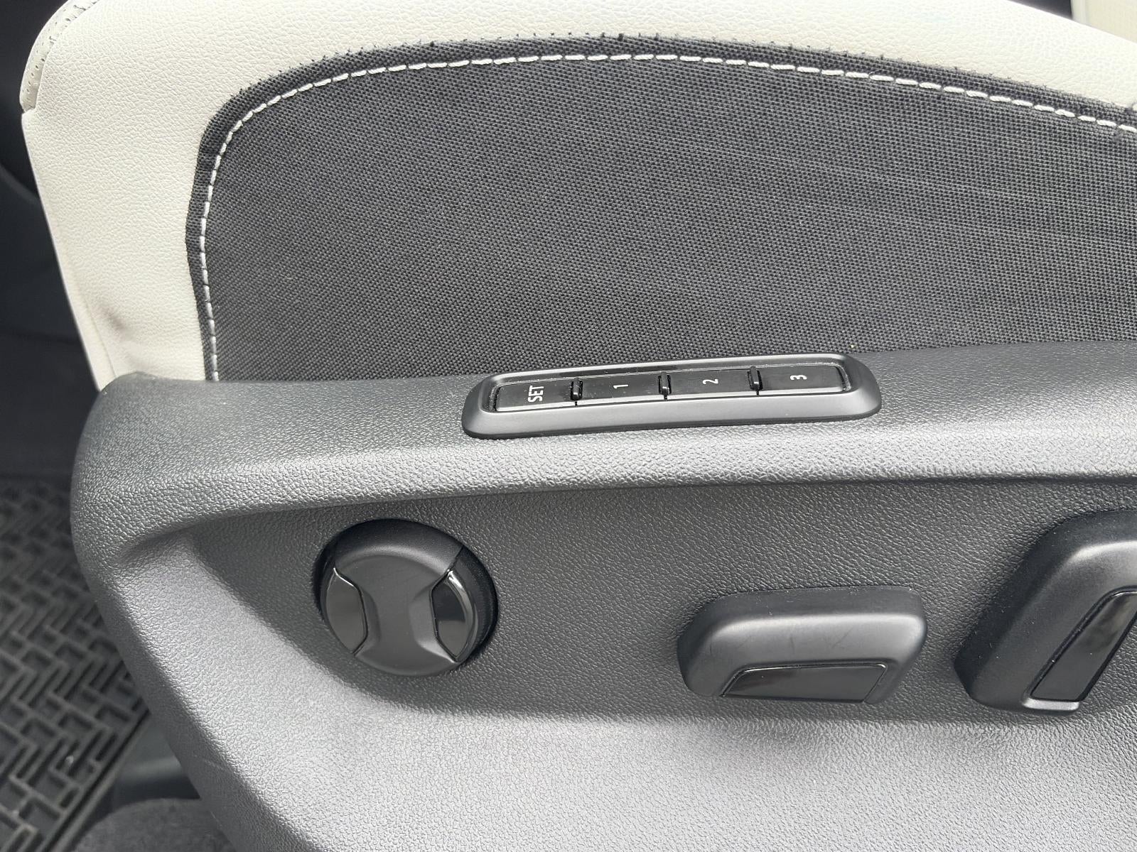 2024 Volkswagen Atlas Cross Sport 2.0T SEL Premium R-Line 4MOTION