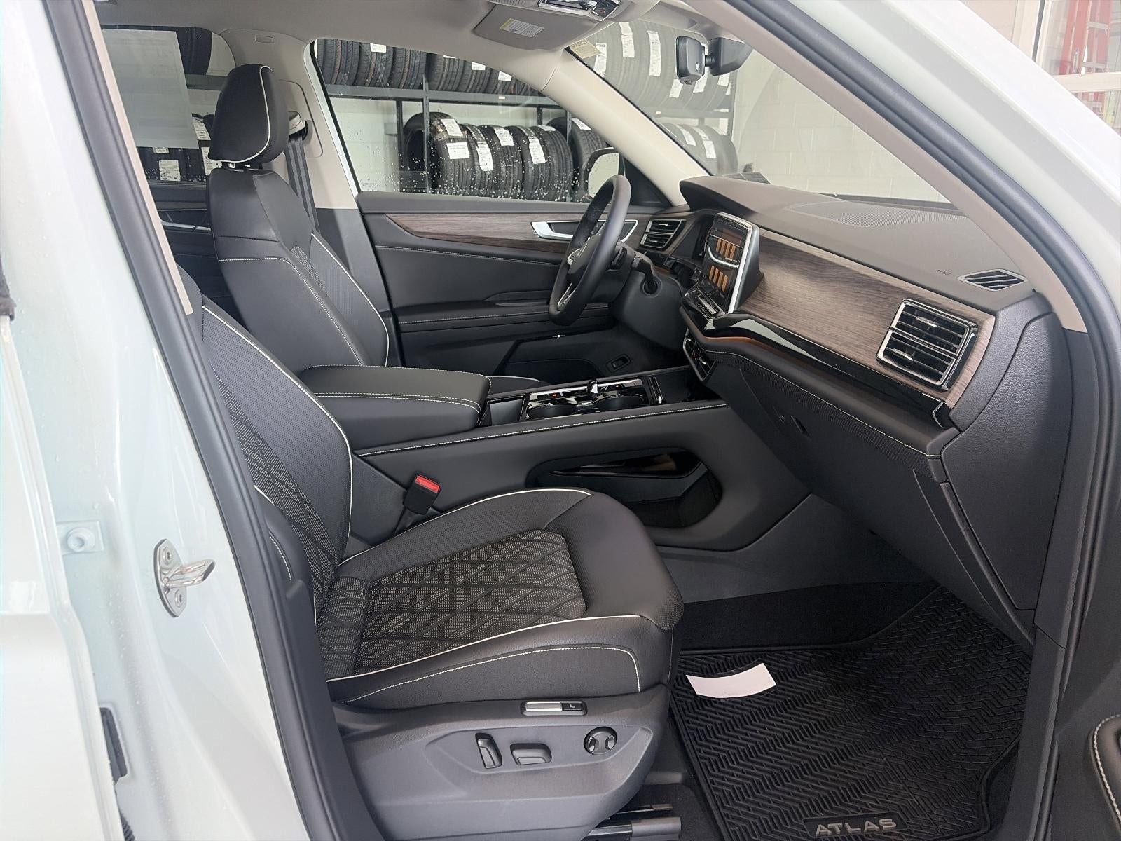 2026 Volkswagen Atlas 2.0T SEL Premium R-Line 4MOTION