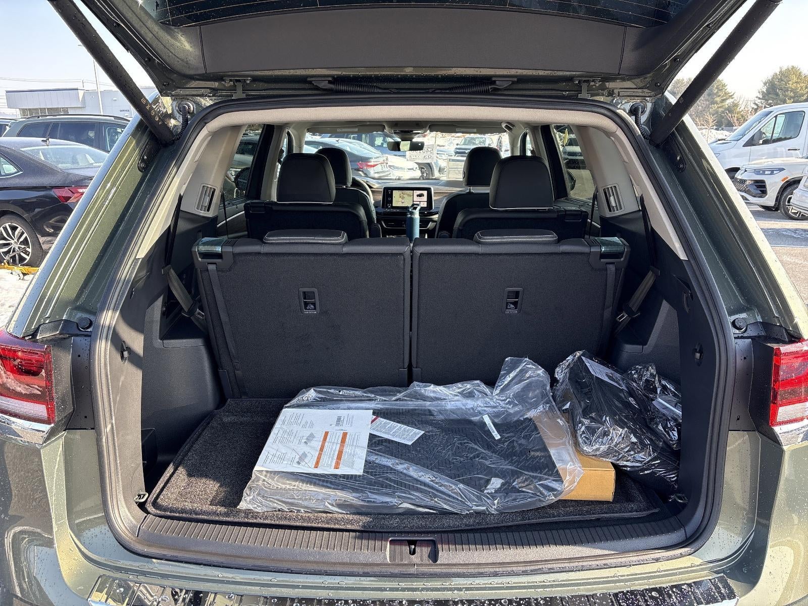 2026 Volkswagen Atlas 2.0T SEL Premium R-Line 4MOTION