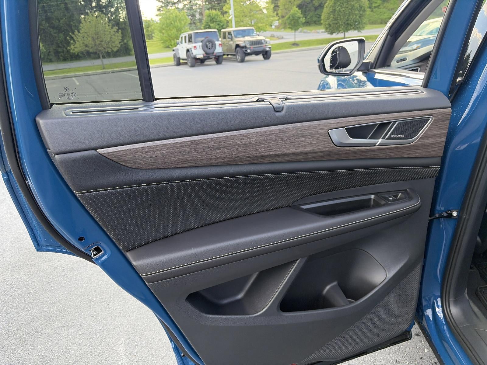 2026 Volkswagen Atlas 2.0T SEL Premium R-Line 4MOTION