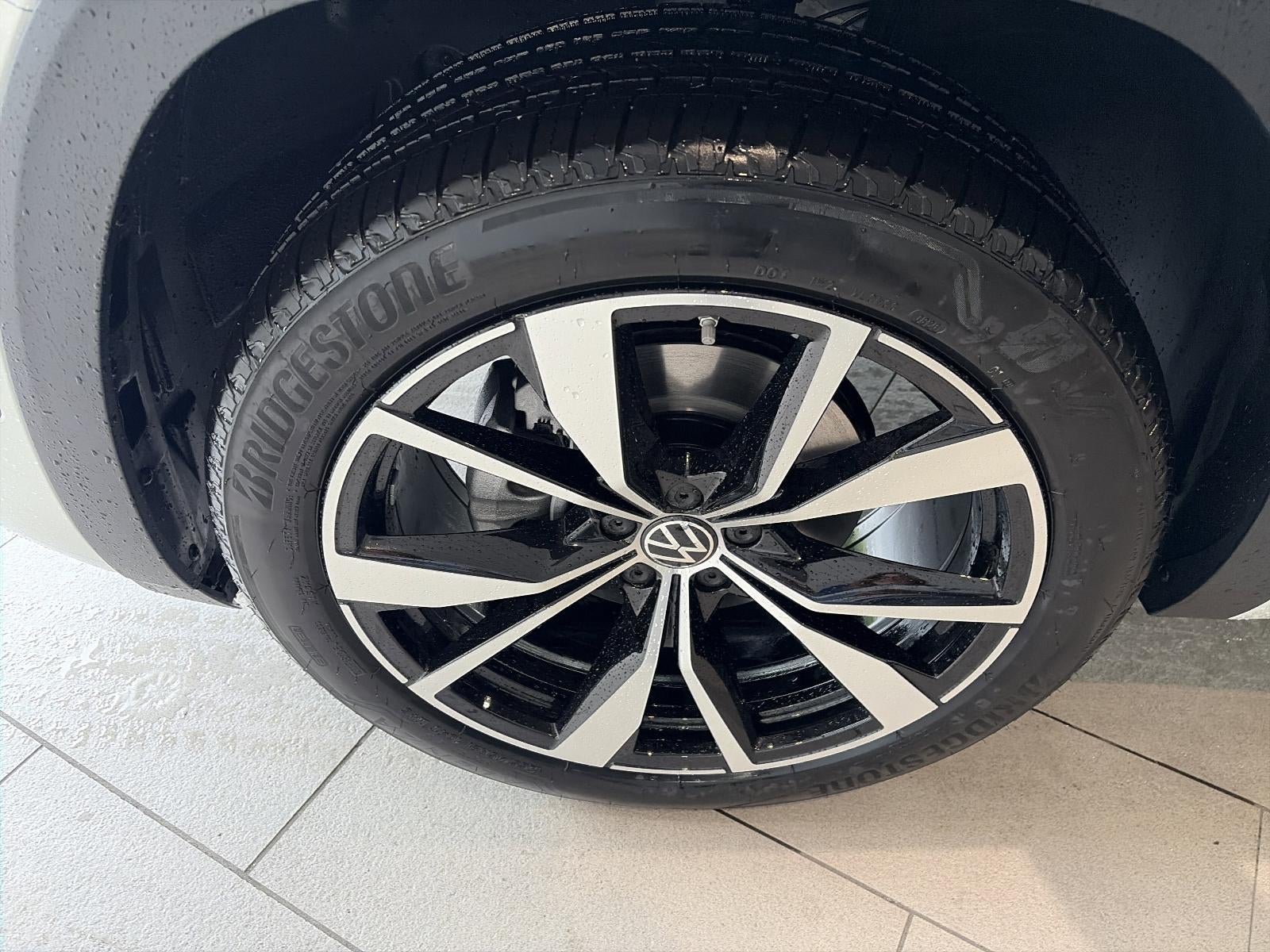 2026 Volkswagen Atlas 2.0T SEL Premium R-Line 4MOTION