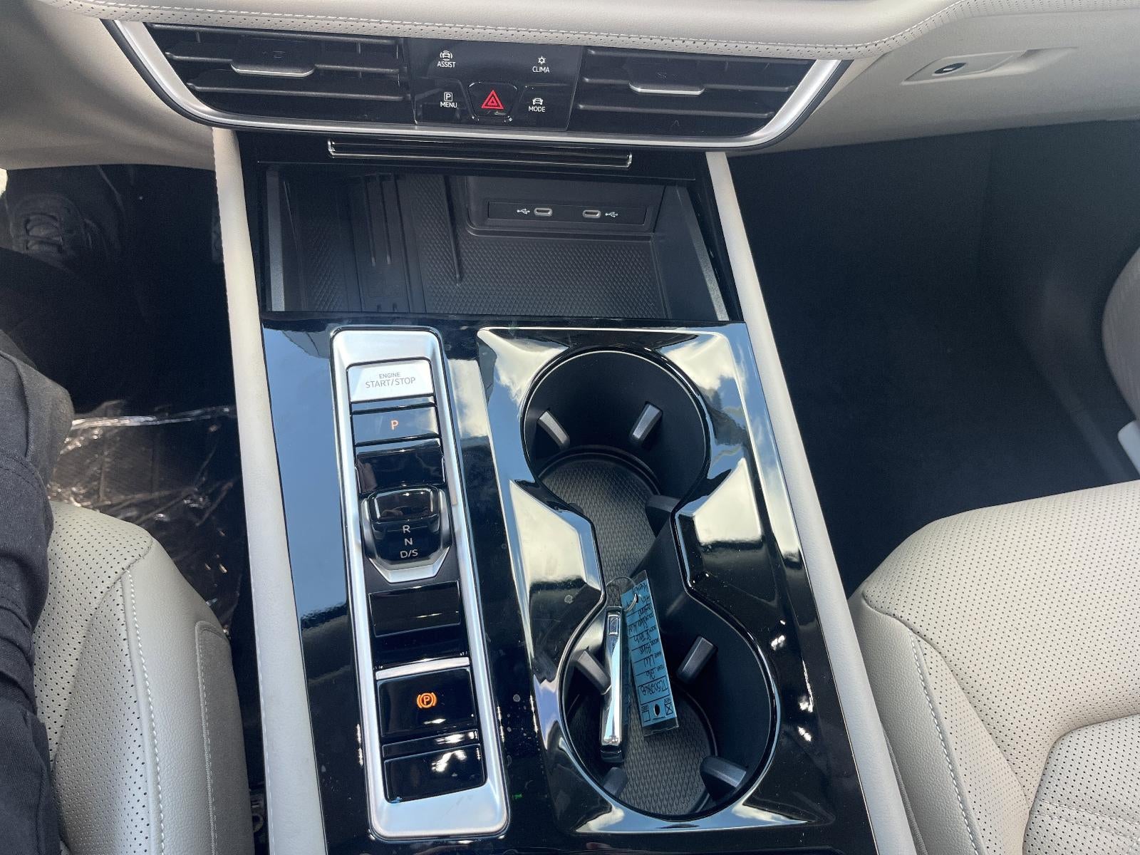 2026 Volkswagen Atlas 2.0T SE w/Technology 4MOTION