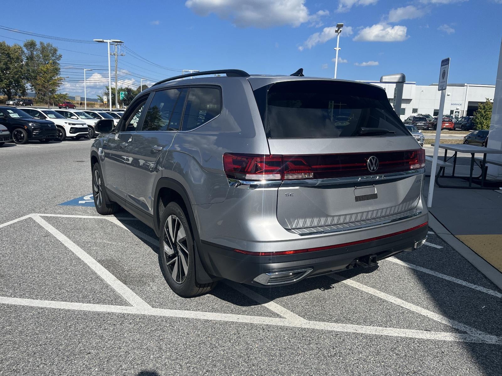 2026 Volkswagen Atlas 2.0T SE w/Technology 4MOTION