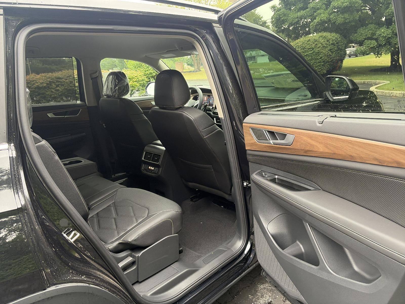 2026 Volkswagen Atlas 2.0T SE w/Technology 4MOTION