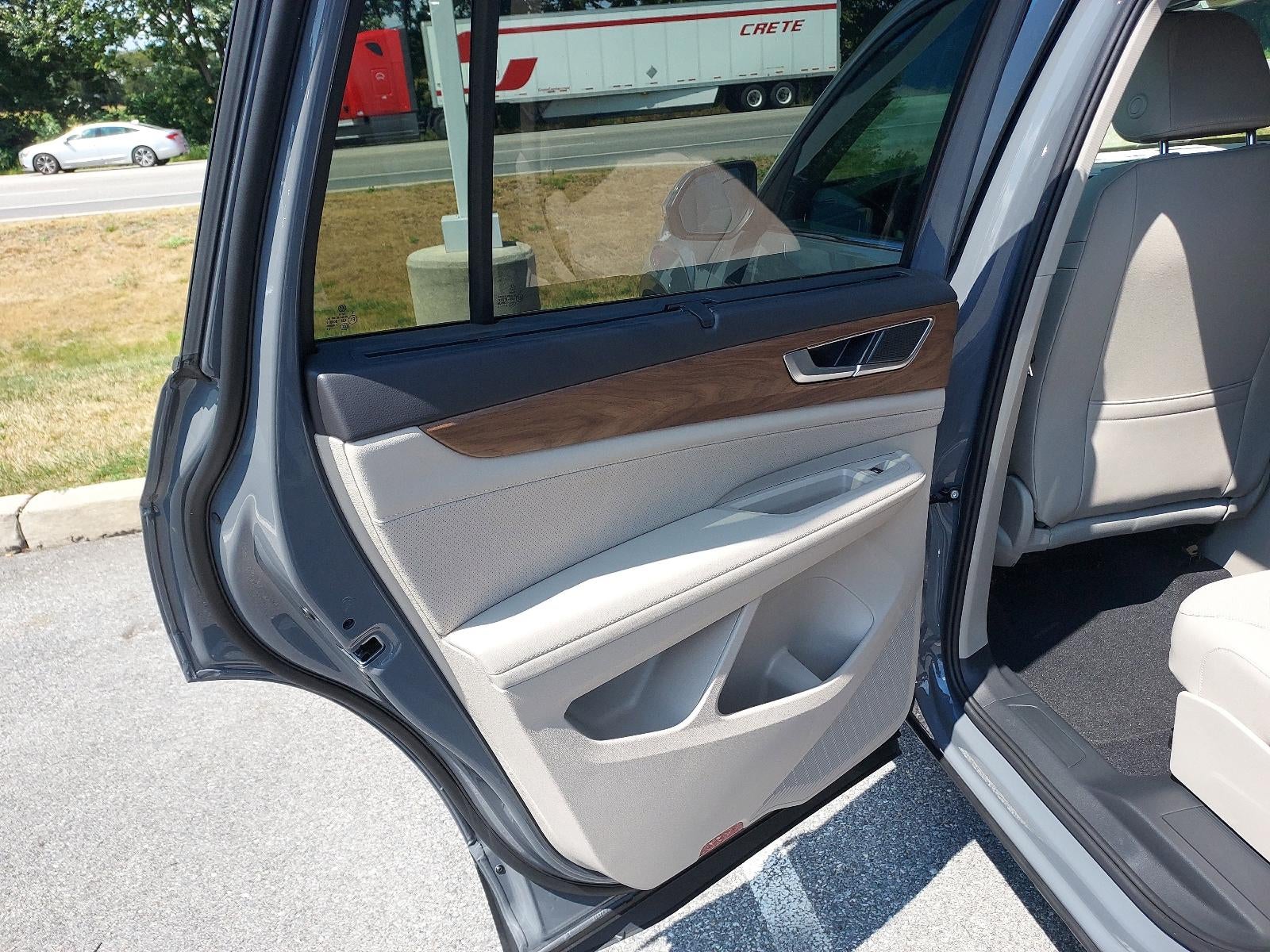 2026 Volkswagen Atlas 2.0T SE w/Technology 4MOTION