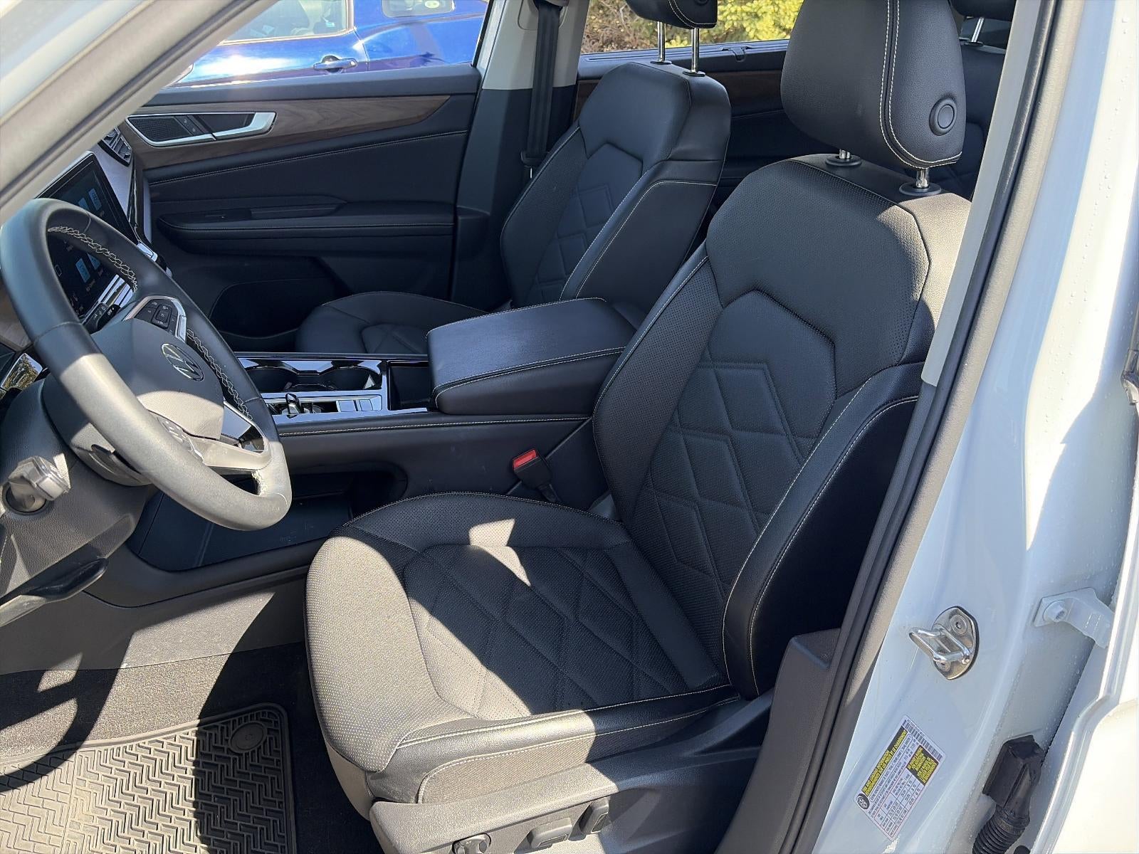 2024 Volkswagen Atlas 2.0T SE w/Technology 4MOTION