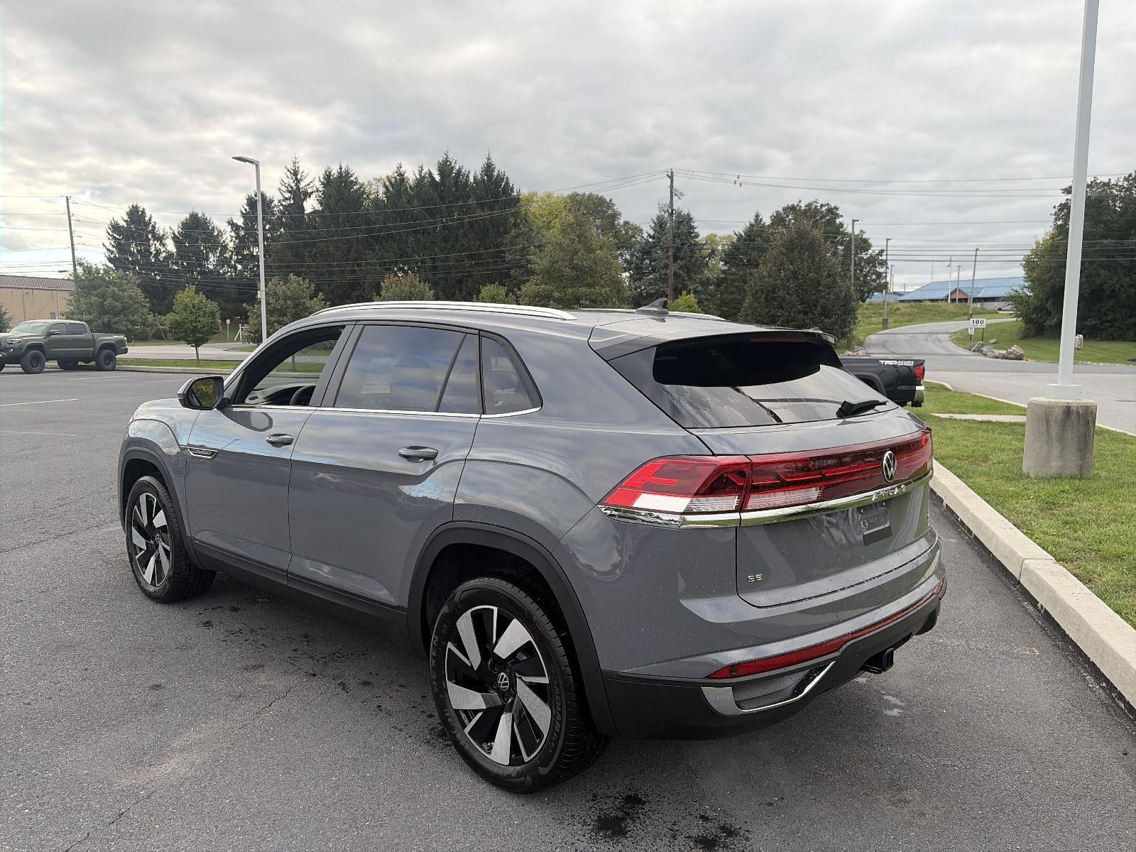 2026 Volkswagen Atlas Cross Sport 2.0T SE w/Technology 4MOTION