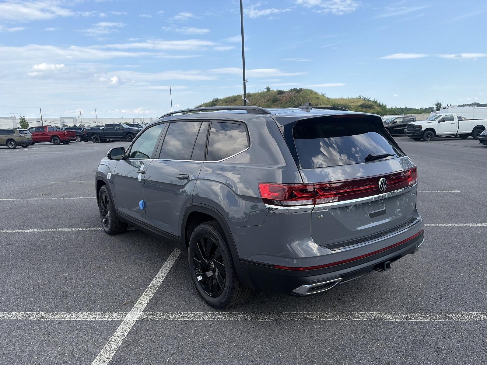 2026 Volkswagen Atlas 2.0T SE w/Technology 4MOTION