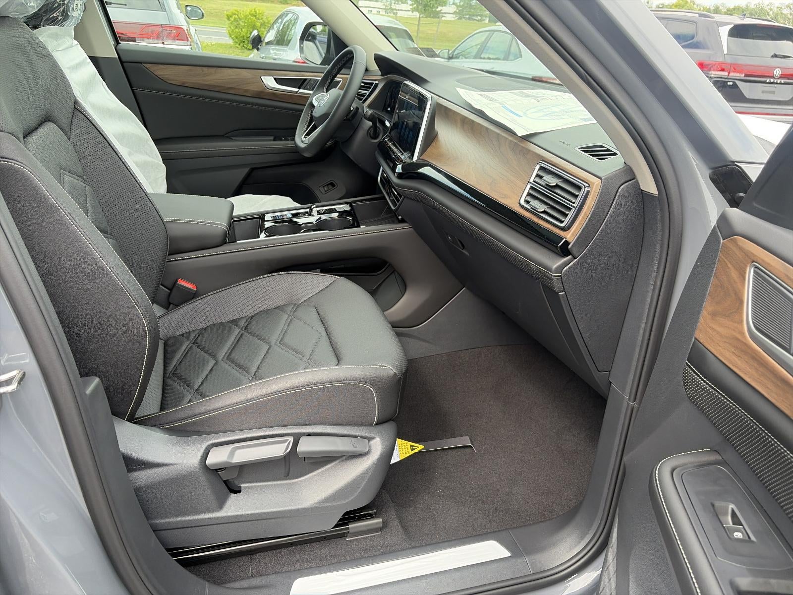 2026 Volkswagen Atlas 2.0T SE w/Technology 4MOTION