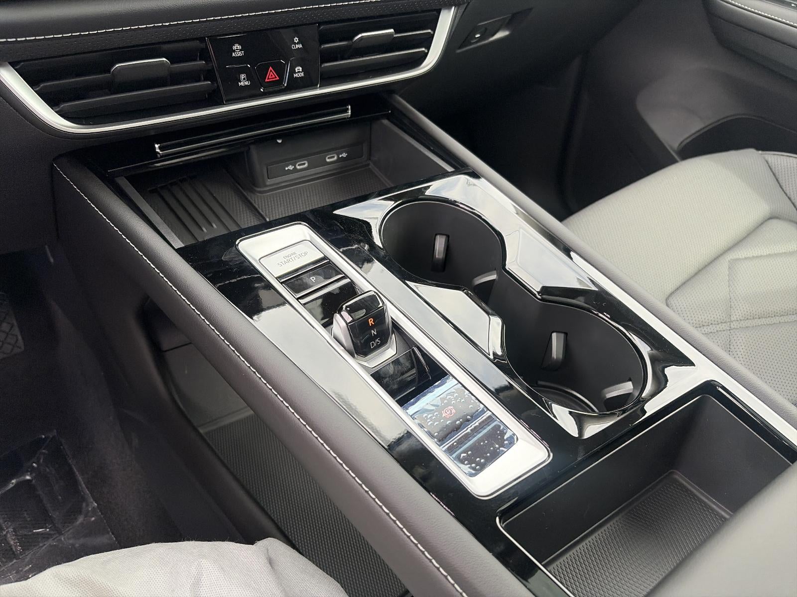 2026 Volkswagen Atlas 2.0T SE w/Technology 4MOTION