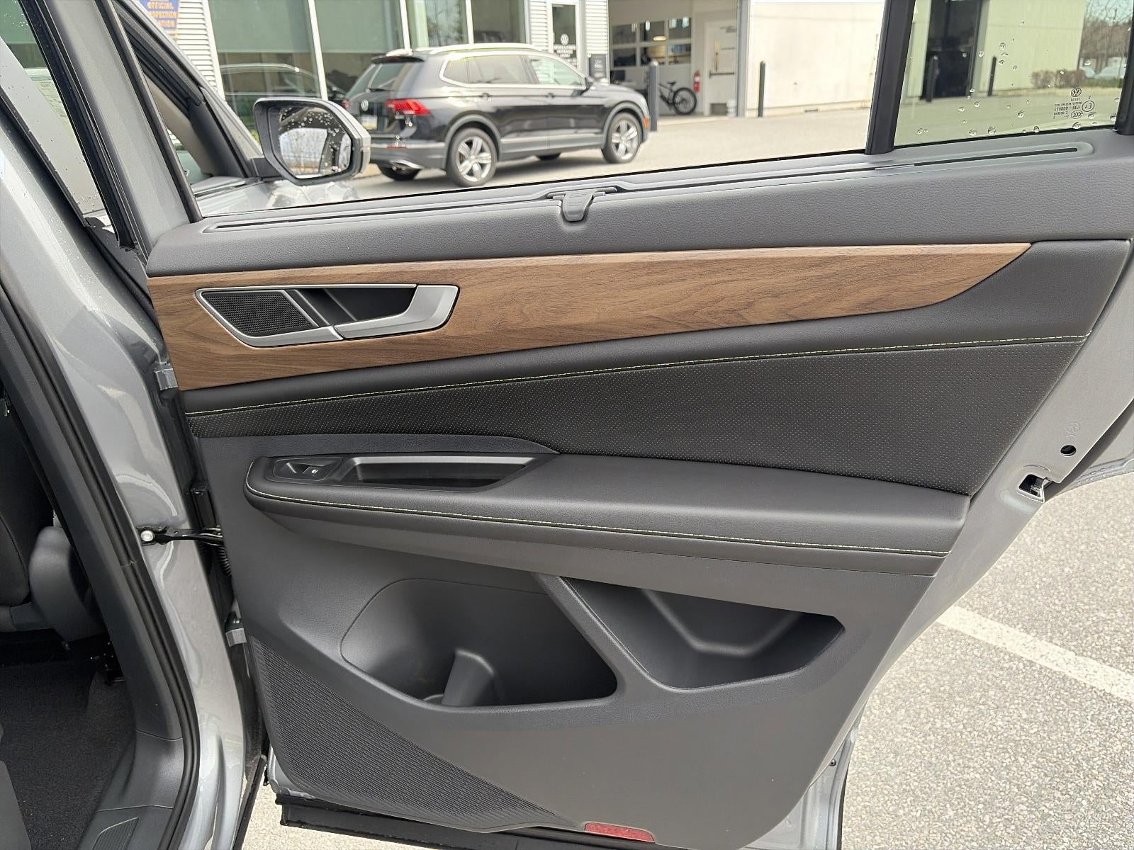 2026 Volkswagen Atlas 2.0T SE w/Technology 4MOTION