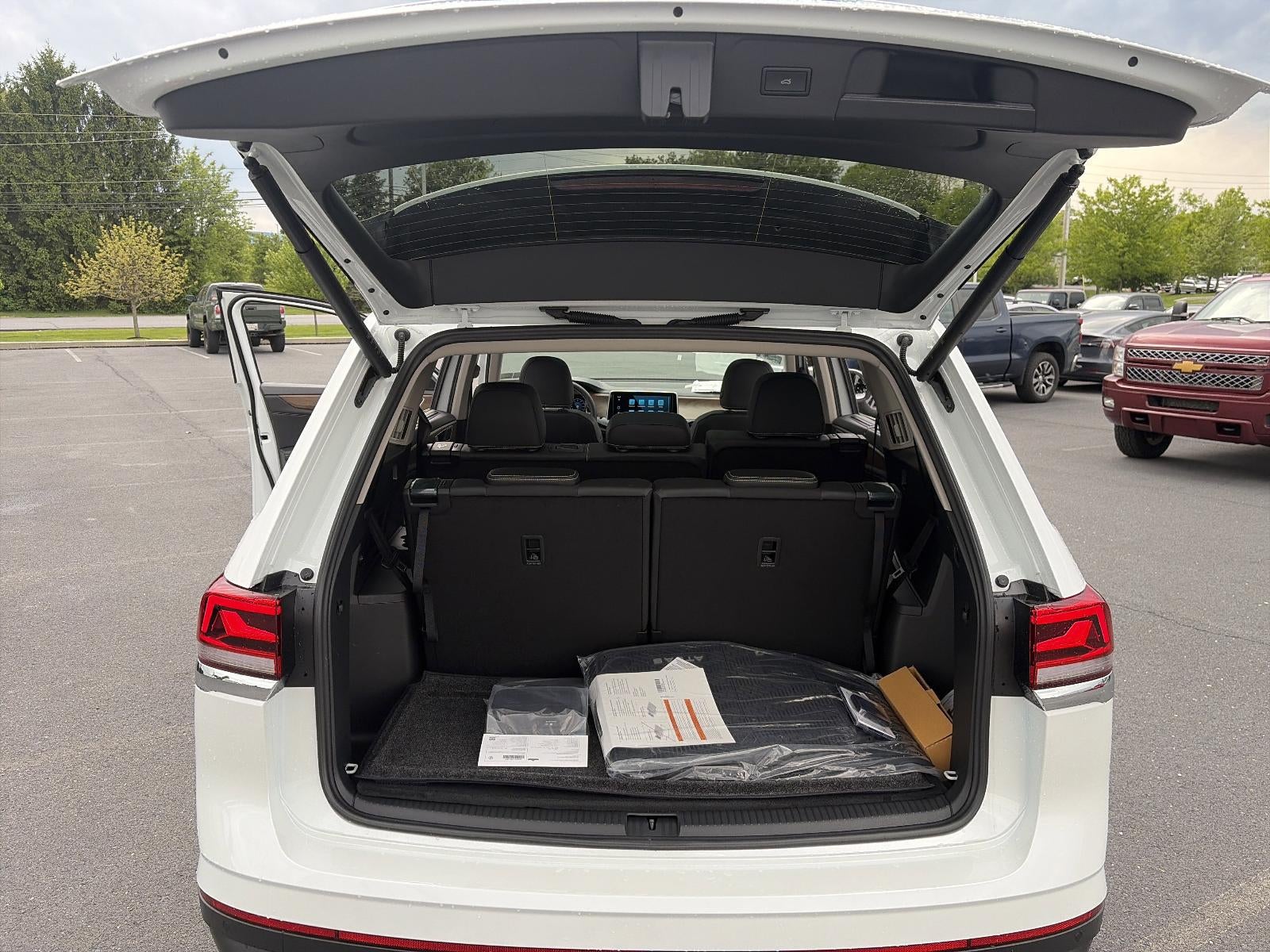 2026 Volkswagen Atlas 2.0T SE w/Technology 4MOTION