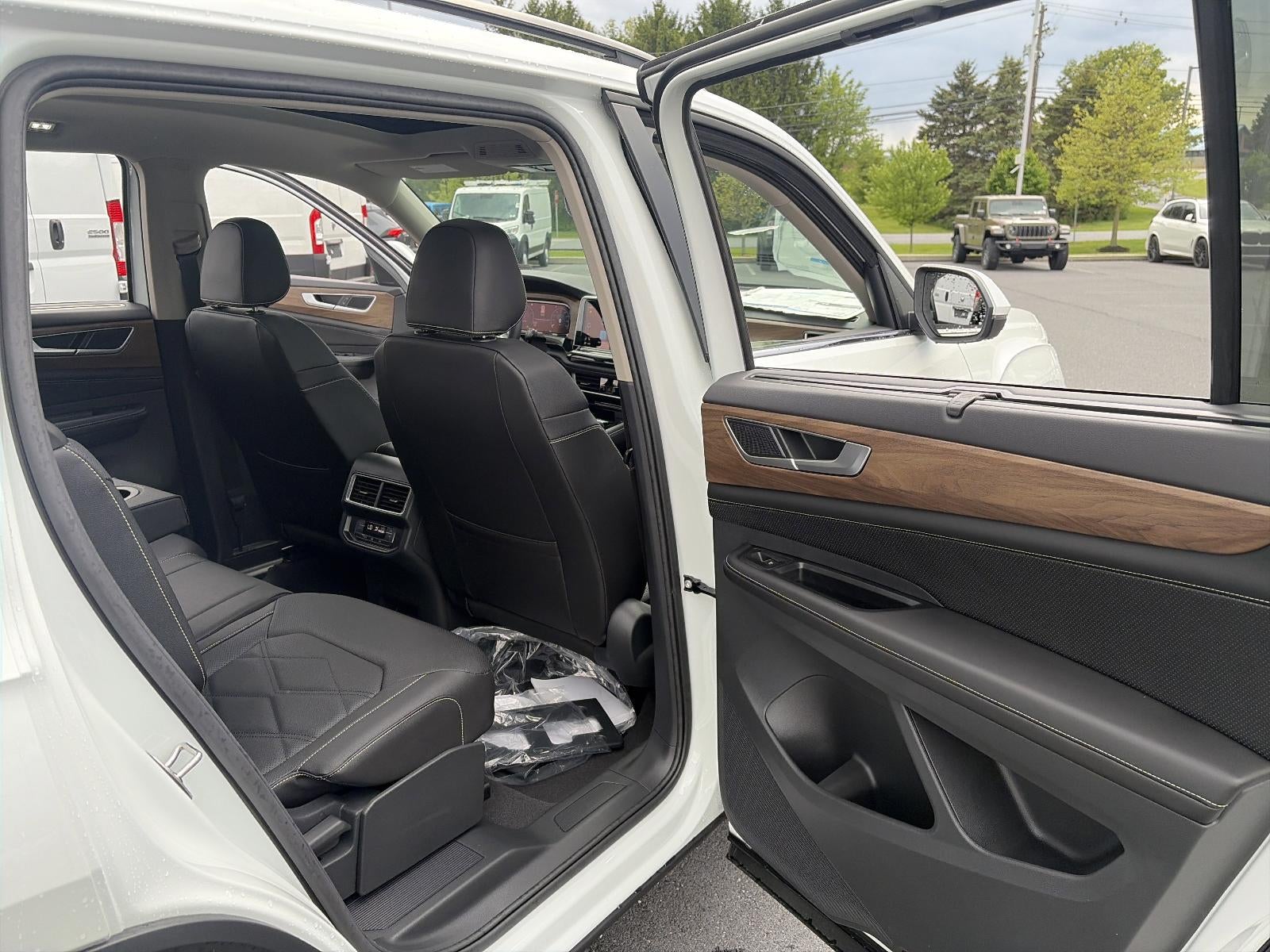 2026 Volkswagen Atlas 2.0T SE w/Technology 4MOTION