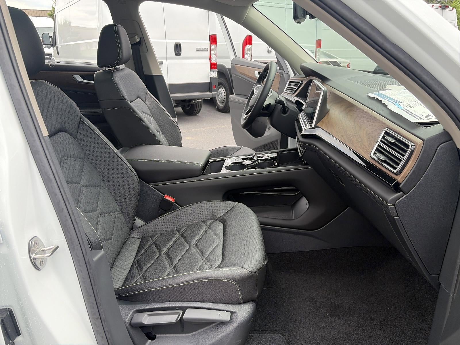 2026 Volkswagen Atlas 2.0T SE w/Technology 4MOTION