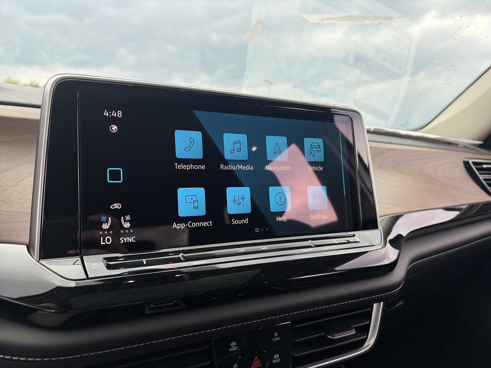 2026 Volkswagen Atlas 2.0T SE w/Technology 4MOTION