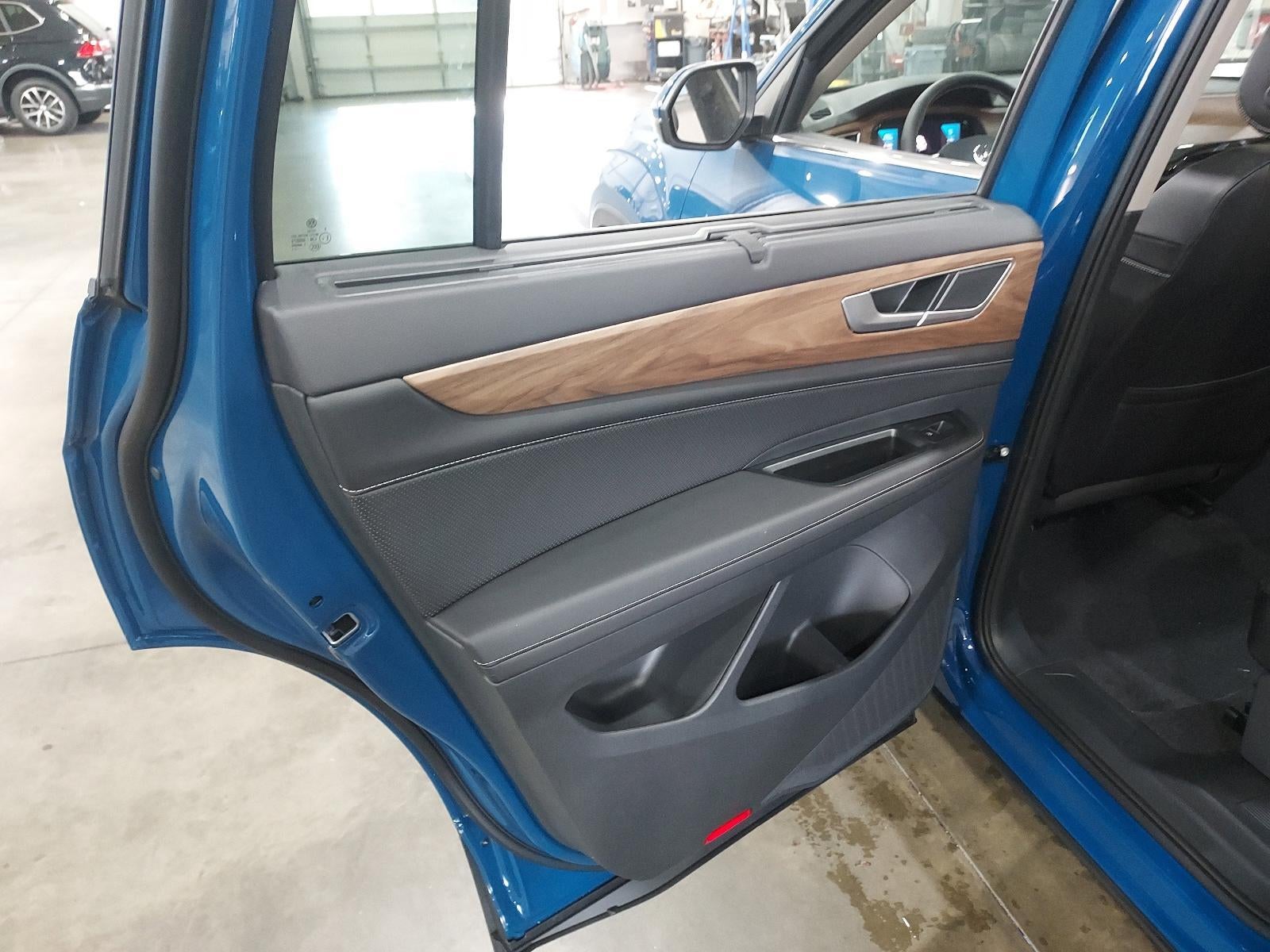 2026 Volkswagen Atlas 2.0T SE w/Technology 4MOTION