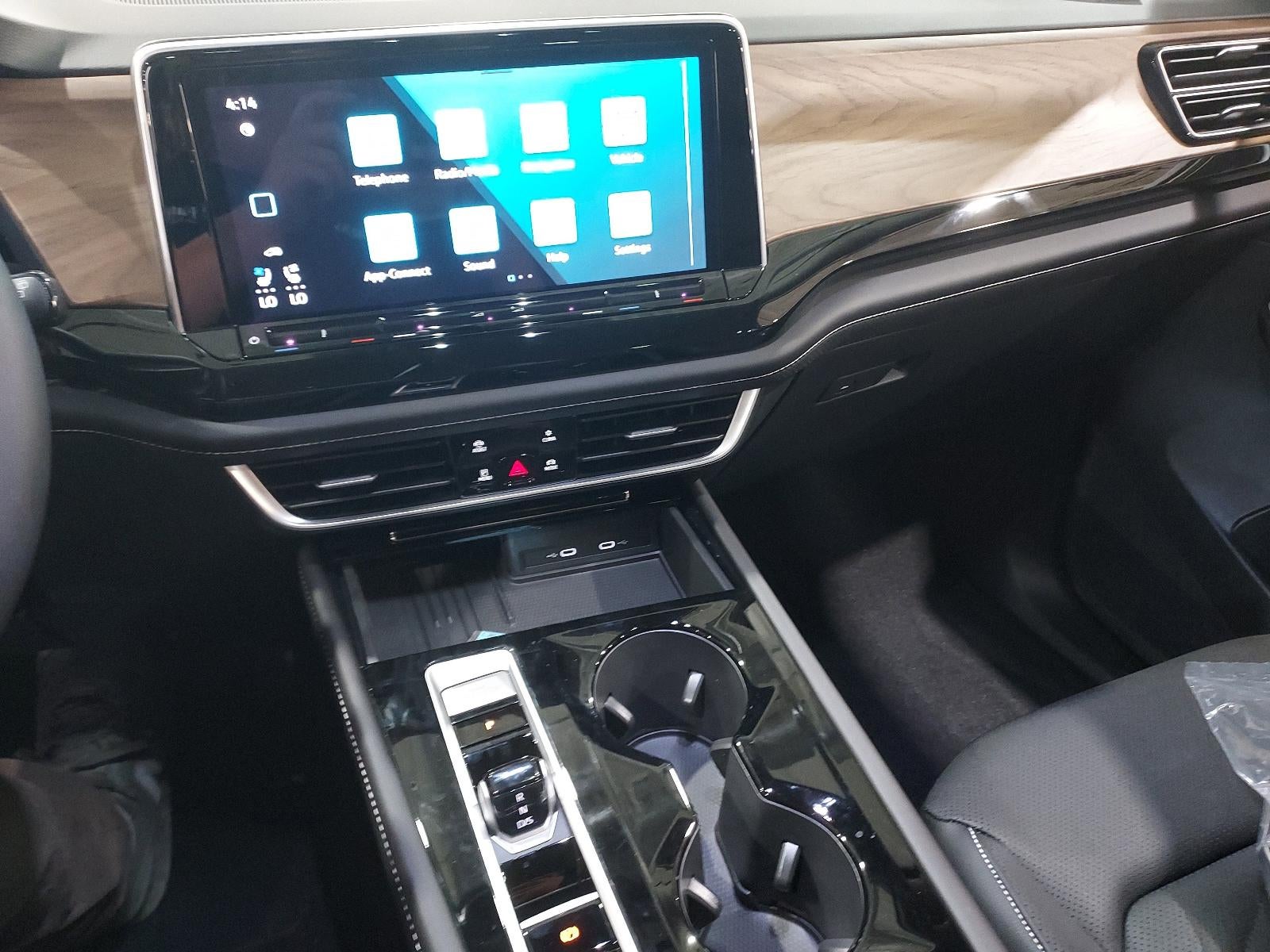 2026 Volkswagen Atlas 2.0T SE w/Technology 4MOTION