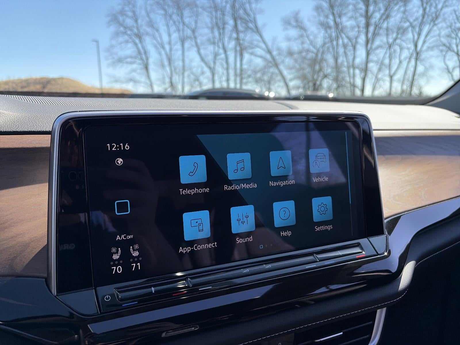 2026 Volkswagen Atlas 2.0T SE w/Technology 4MOTION