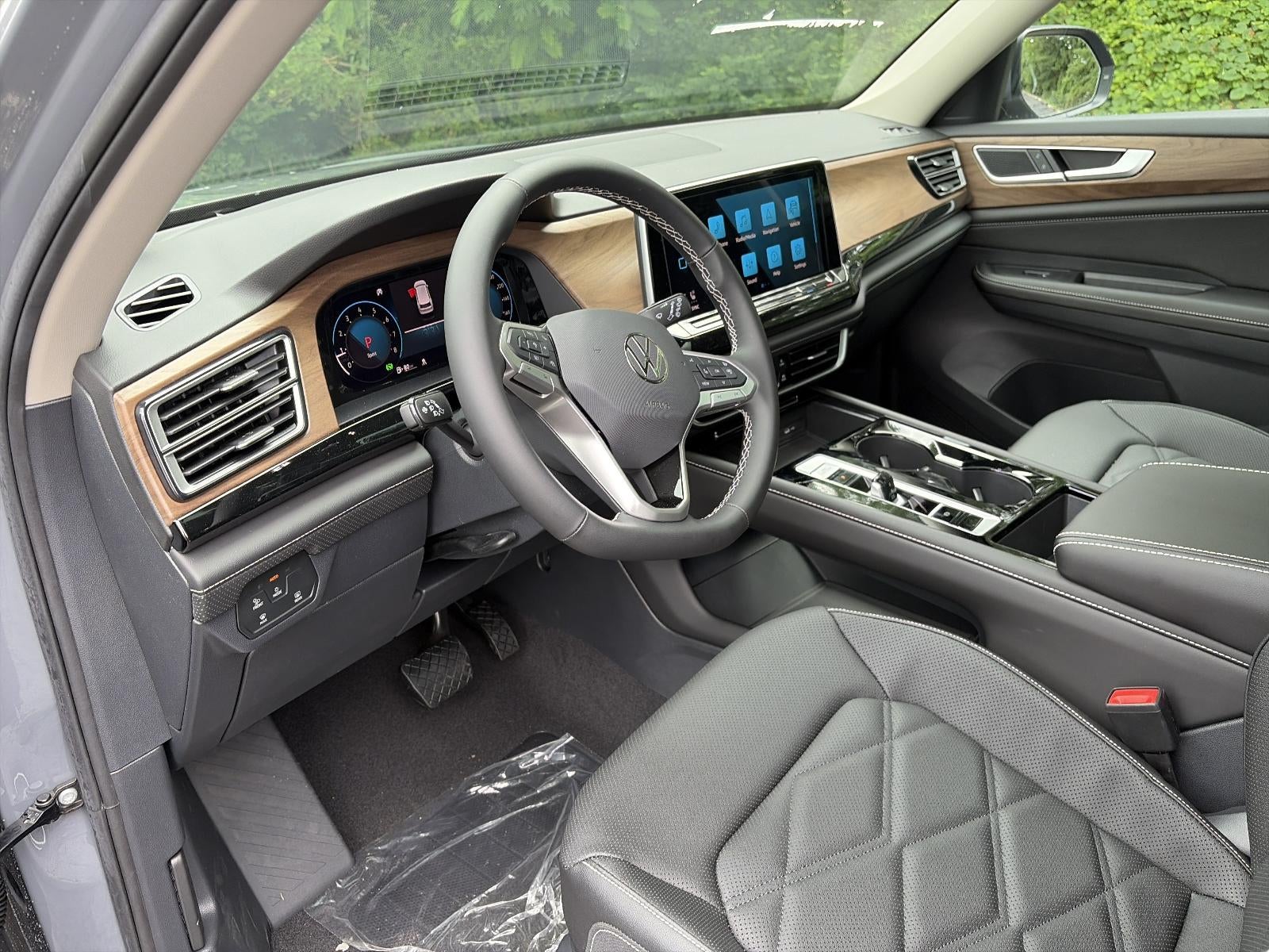 2026 Volkswagen Atlas 2.0T SE w/Technology 4MOTION