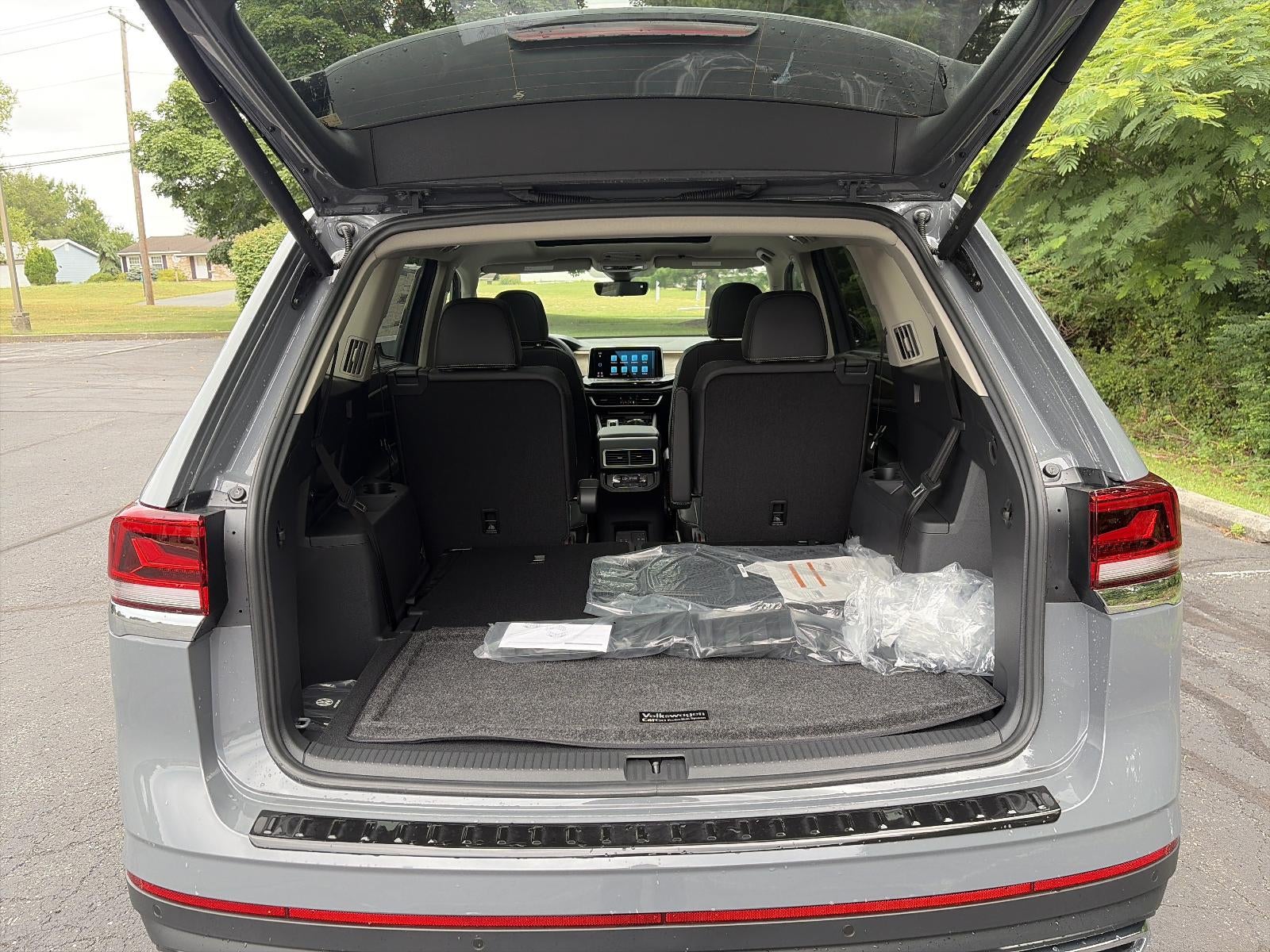 2026 Volkswagen Atlas 2.0T SE w/Technology 4MOTION