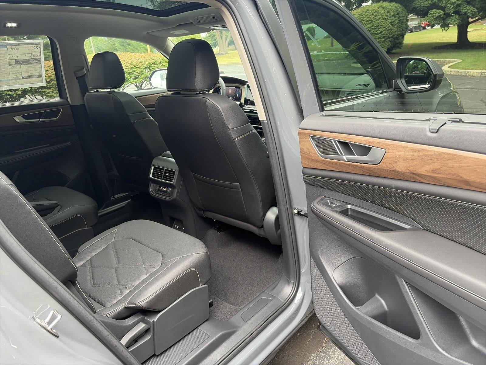 2026 Volkswagen Atlas 2.0T SE w/Technology 4MOTION