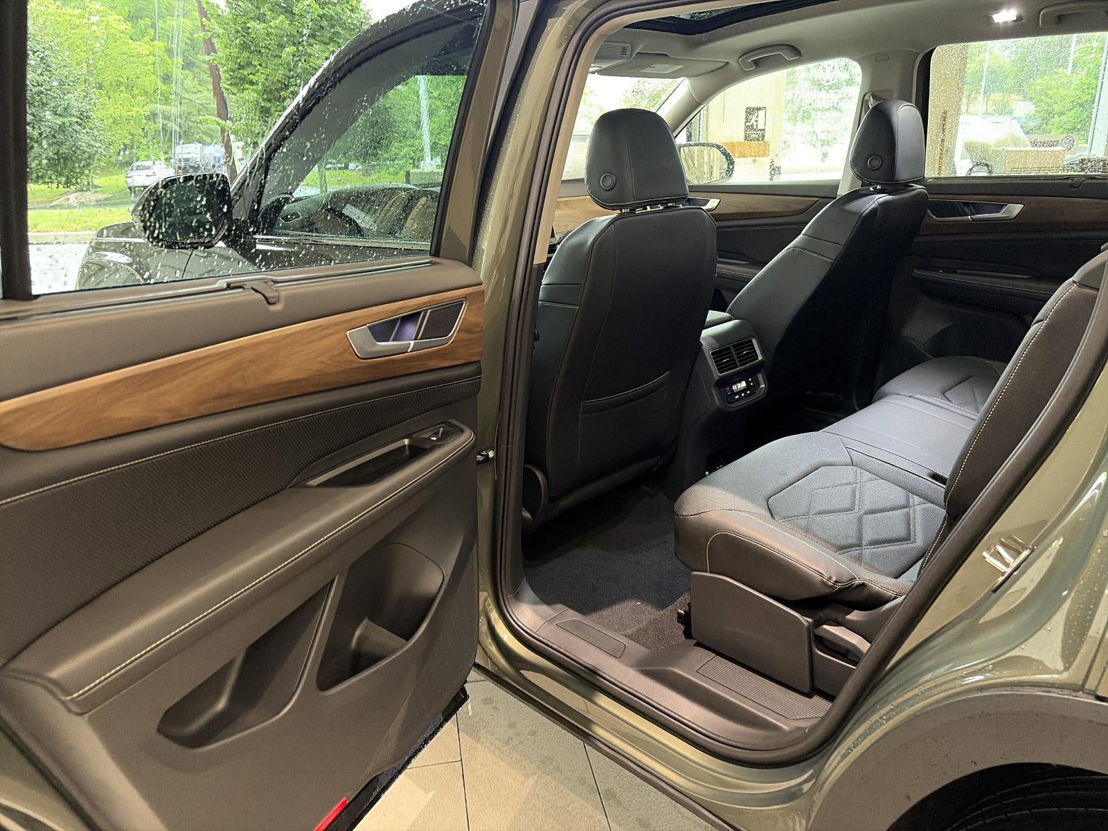 2026 Volkswagen Atlas 2.0T SE w/Technology 4MOTION