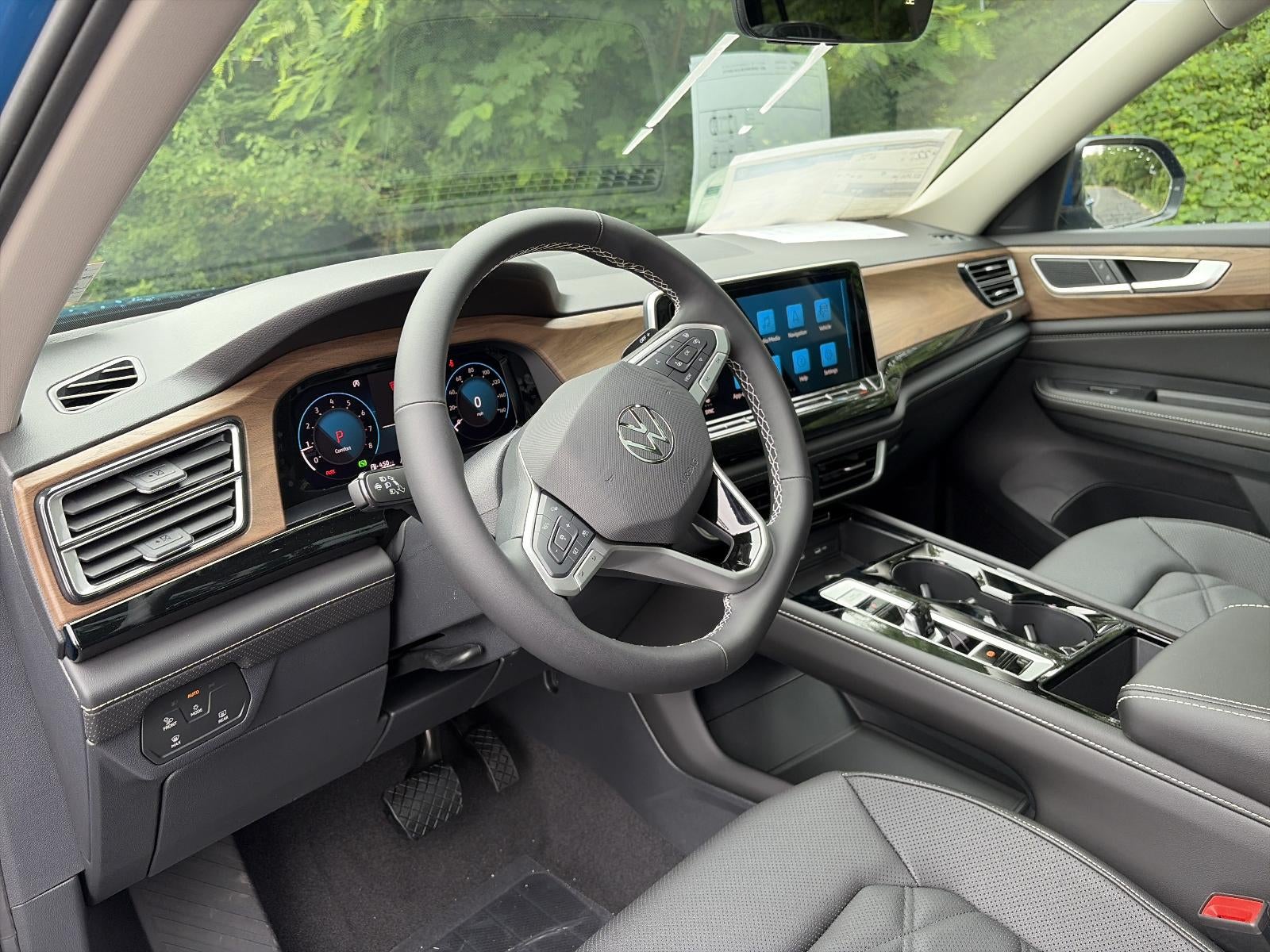2026 Volkswagen Atlas 2.0T SE w/Technology 4MOTION