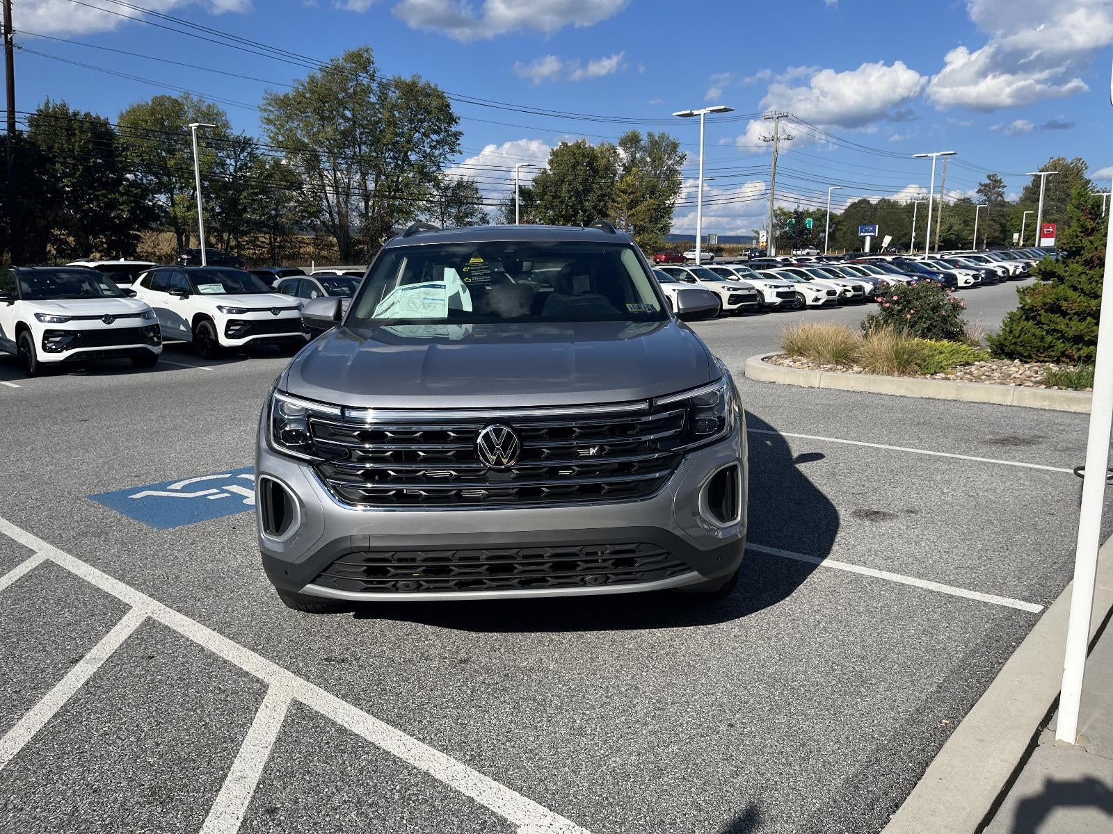2026 Volkswagen Atlas 2.0T SE w/Technology 4MOTION