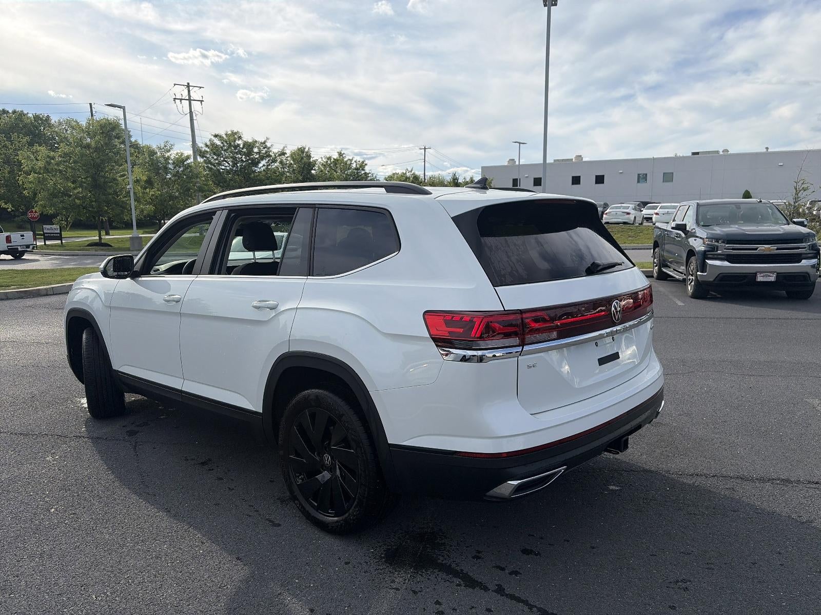 2026 Volkswagen Atlas 2.0T SE w/Technology 4MOTION