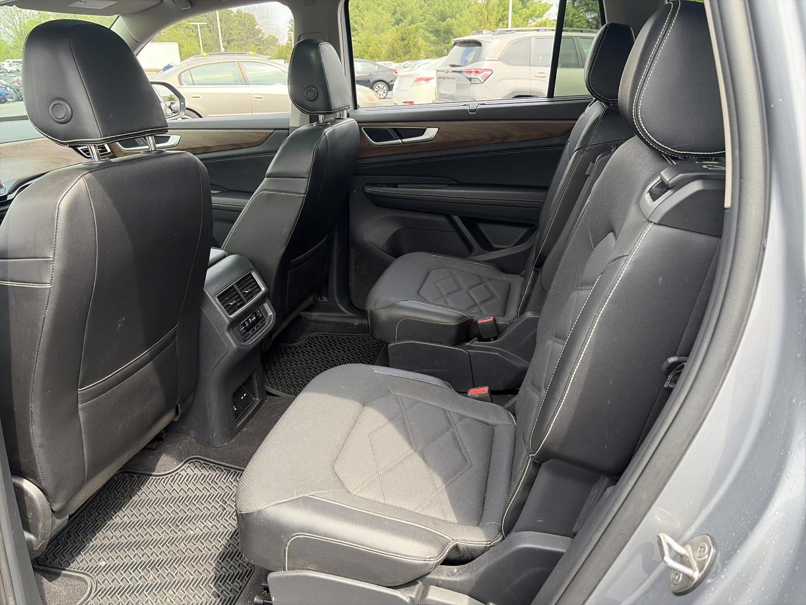 2024 Volkswagen Atlas 2.0T SE w/Technology 4MOTION